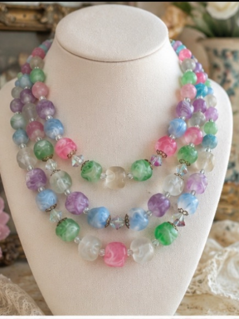 Vtg Triple Strand Pastel Marbled Lucite Bead Necklace AB Crystal 16” whimsical